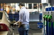 Ruske benzinske postaje ograni�avaju prodaju goriva