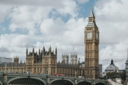 Funta blago oslabila nakon hla�enja britanskog tr�i�ta rada