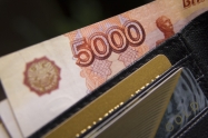 Udio dolara i eura u plaćanjima u ruskoj trgovini sveden na 15 posto