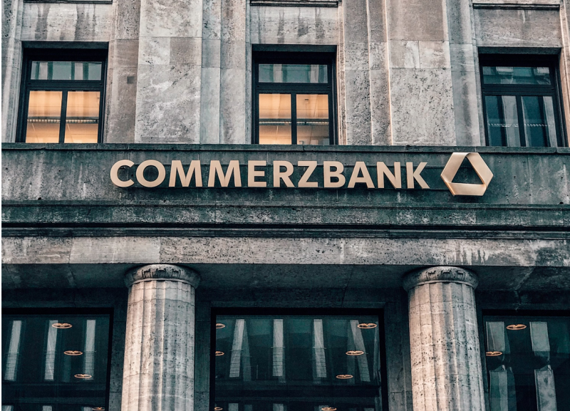 UniCredit pove�ao udio u Commerzbanku na 34 posto