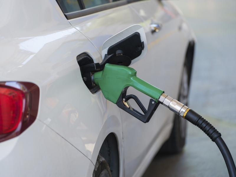 Ina i Petrol uveli ograničenje točenja do 300 litara goriva Ina i Petrol uveli ograničenje točenja do 300 litara goriva