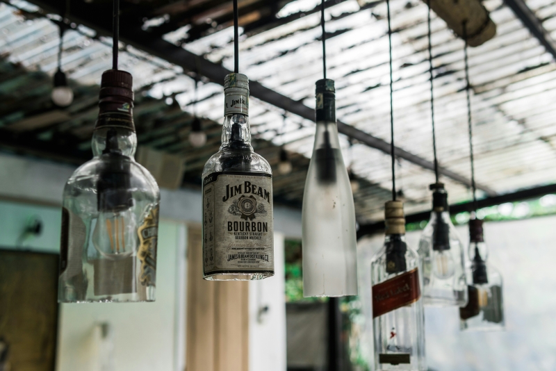 Jim Beam zaustavlja proizvodnju u glavnoj destileriji zbog rasta zaliha burbona