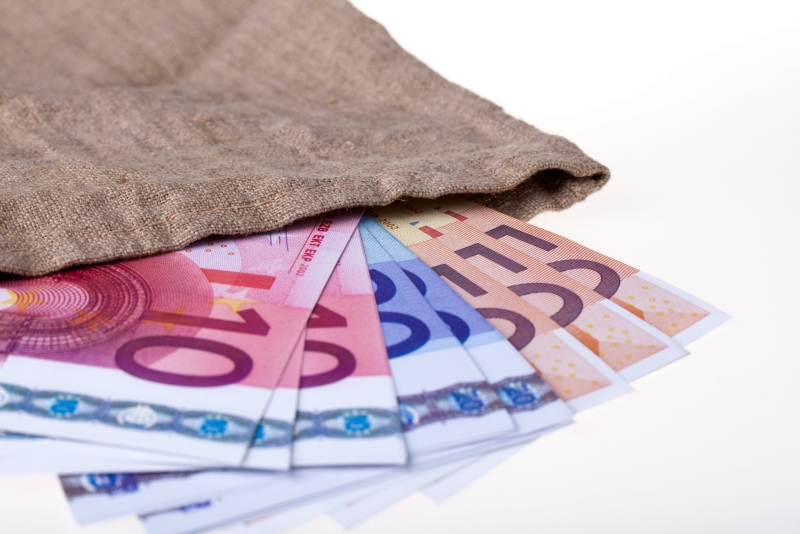 Prosječna neto plaća 1.446 eura Prosječna neto plaća 1.446 eura