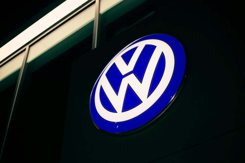 Više od 10.000 radnika Volkswagena prosvjedovalo protiv mogućih otkaza Više od 10.000 radnika Volkswagena prosvjedovalo protiv mogućih otkaza